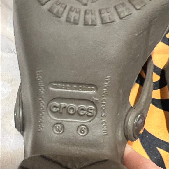 Crocs Cyprus IV Heeled Sandals in Pink and Brown - Picture 7 of 9